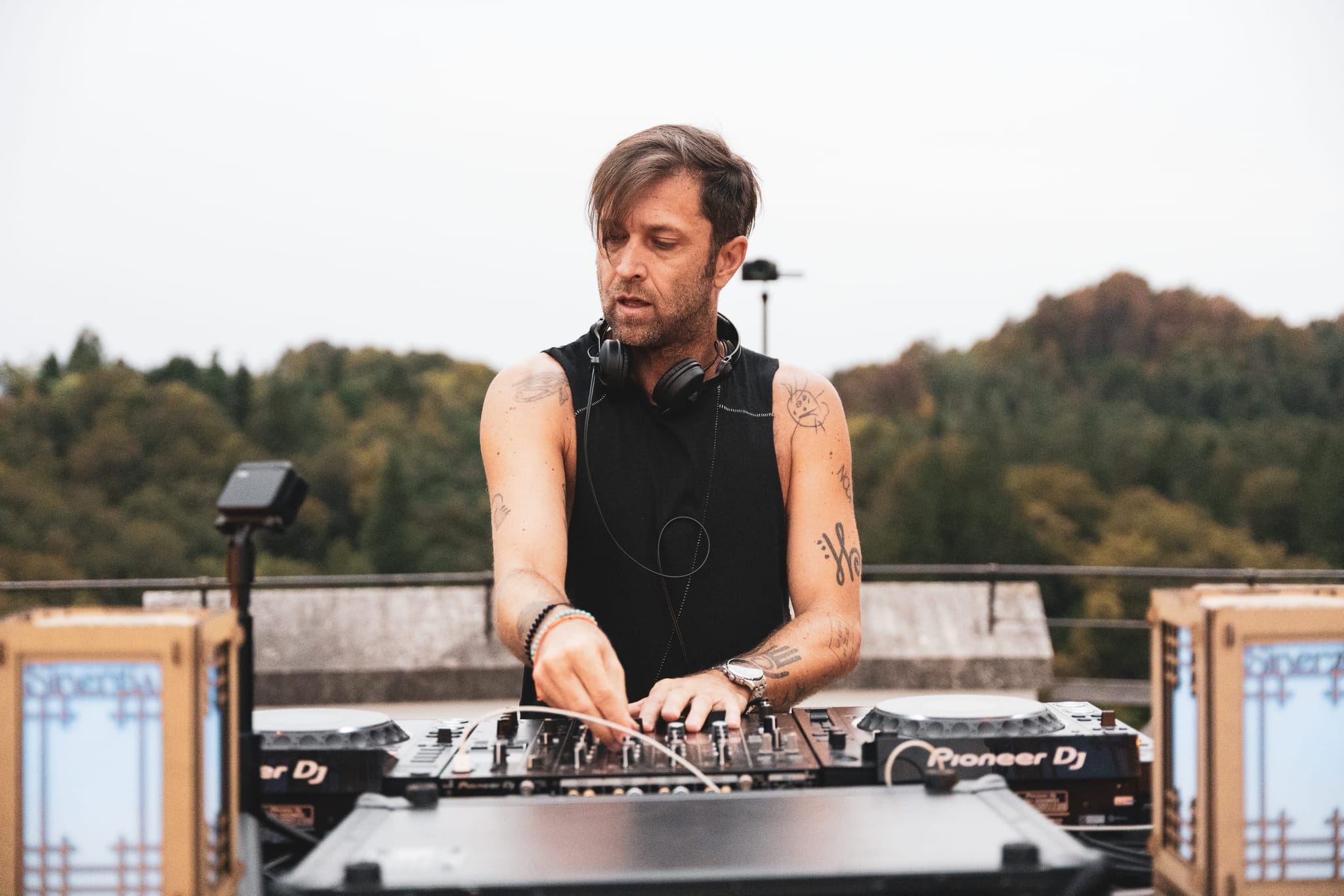 Peter Makto - Photo 2