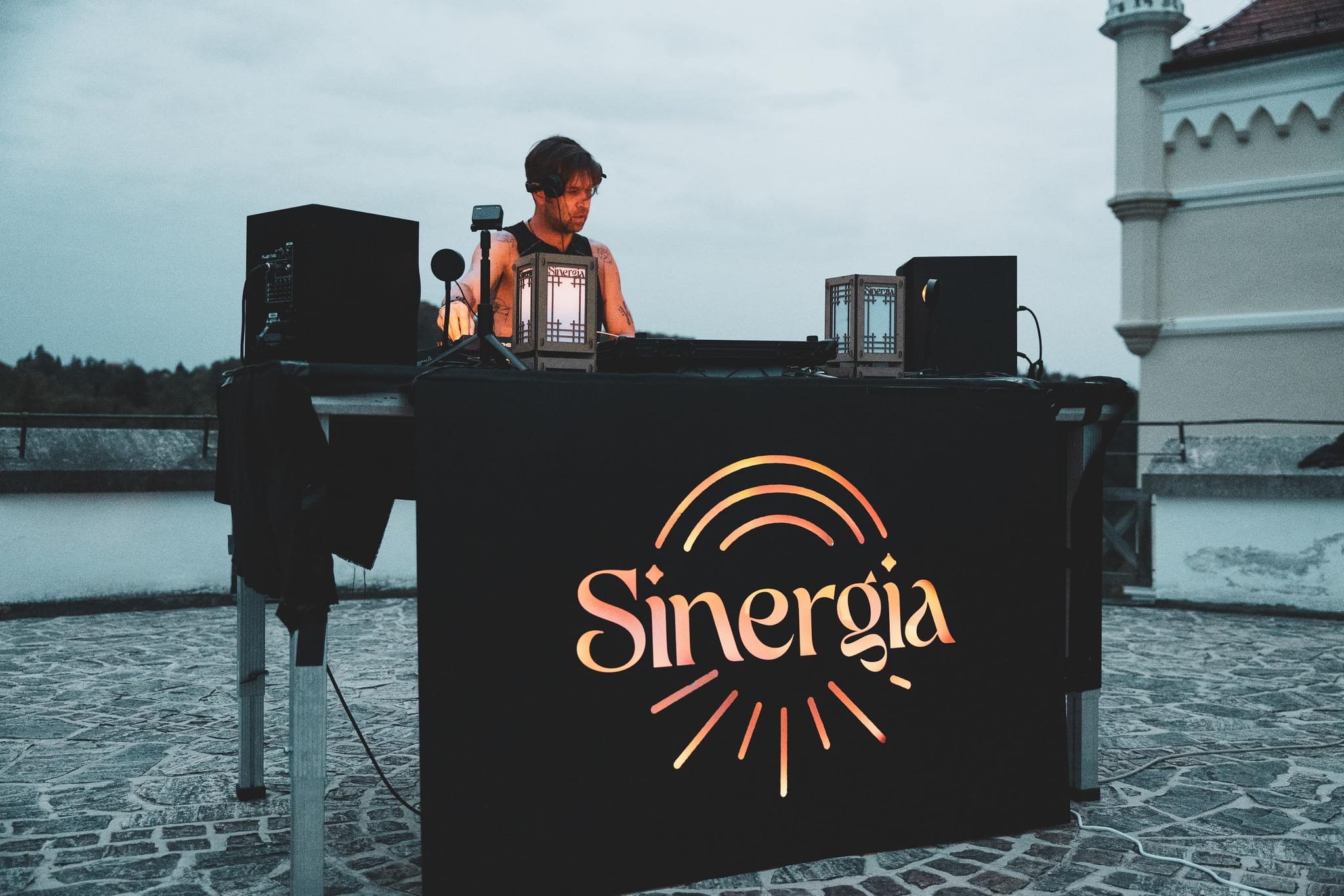 Peter Makto - Photo 6