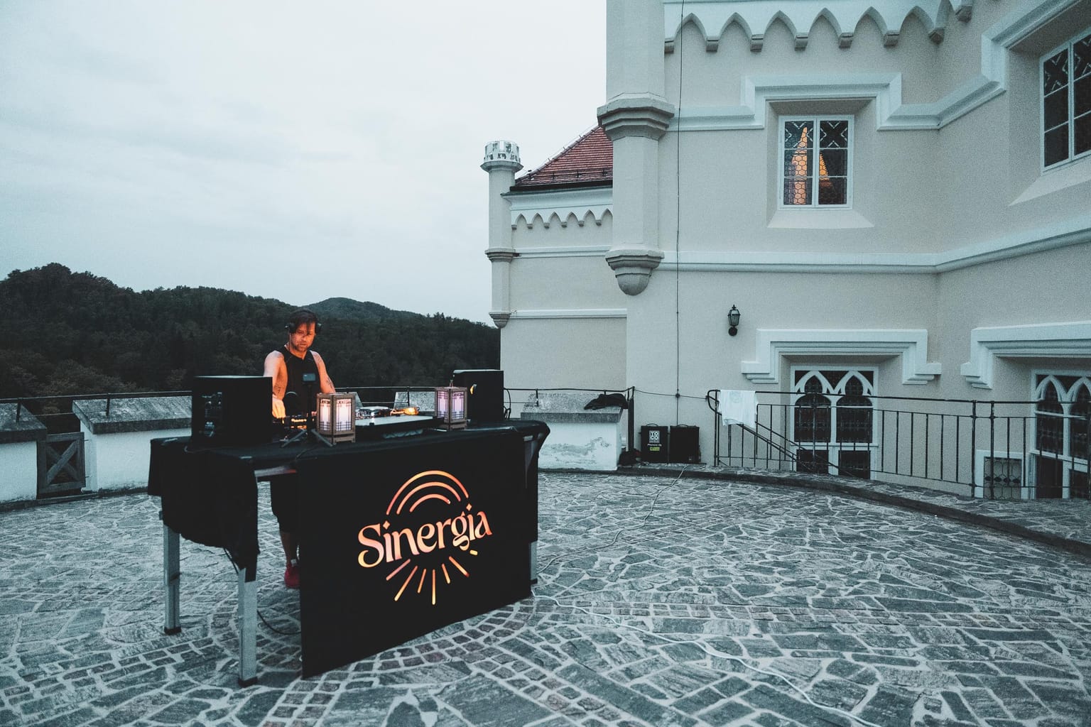 Photo 7 from Peter Makto